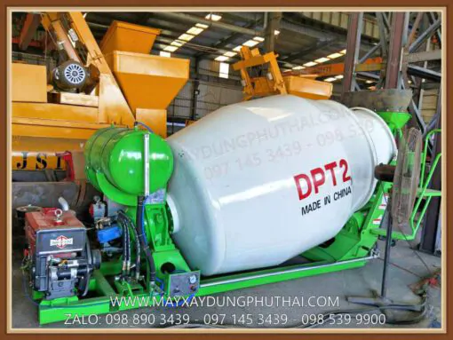 Bồn trộn bê tông Diesel 2m3