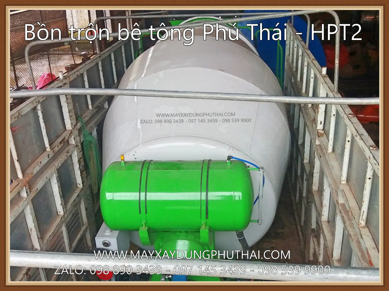 Chở bồn trộn 3m3 đi giao hàng