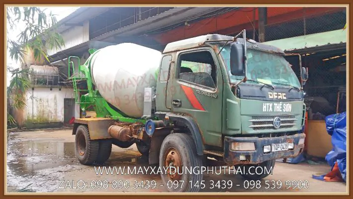 Bồn trộn thủy lực 4 khối gắn xe tải